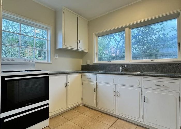  at 2/12 Booker Place, Weymouth, Manukau City, Auckland