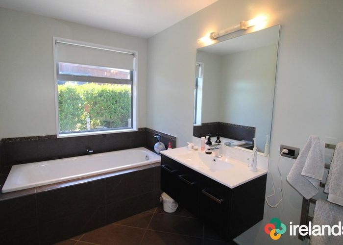  at 116 Glenstrae Road, Redcliffs, Christchurch City, Canterbury