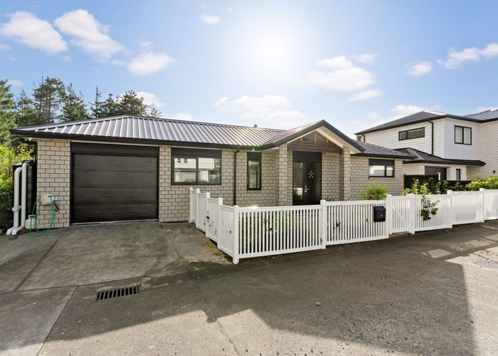  at 12 Hava Place, Green Bay, Waitakere City, Auckland