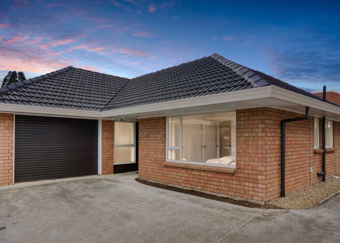  at 2/84 Wallace Road, Papatoetoe, Auckland