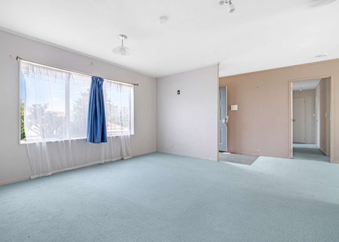  at 6 Skelton Avenue, Randwick Park, Manukau City, Auckland