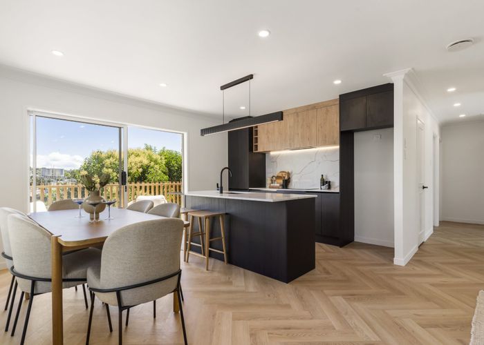  at 1/185 Shakespeare Road, Milford, Auckland
