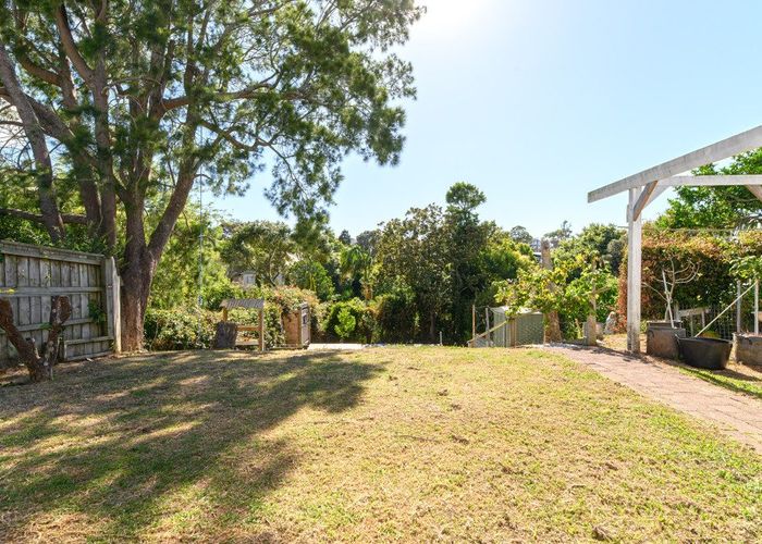  at 24 Sealy Road, Torbay, Auckland