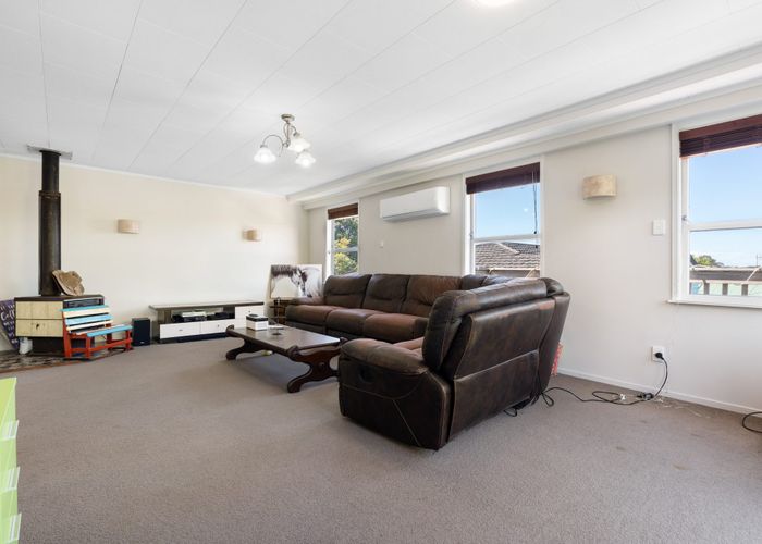  at 11 Fordham Street, Beach Haven, North Shore City, Auckland