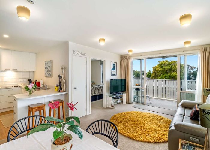  at 21b/208 Swanson Road, Henderson, Waitakere City, Auckland
