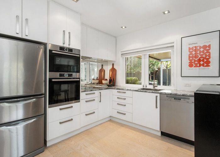  at 40 Wroxton Terrace, Fendalton, Christchurch City, Canterbury
