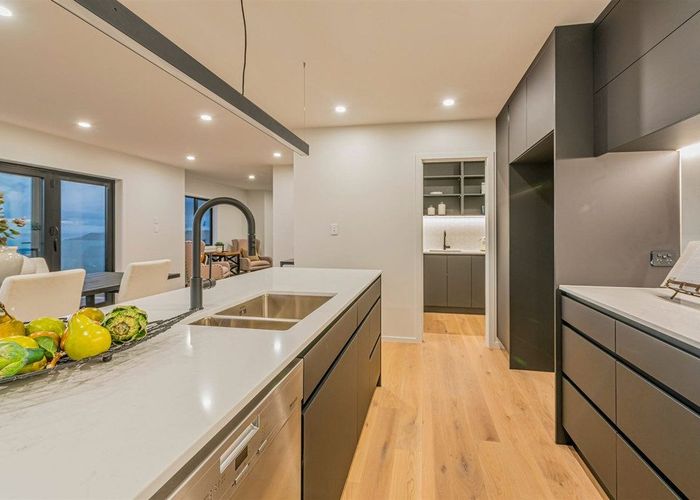  at 123 Piha Road, New Lynn