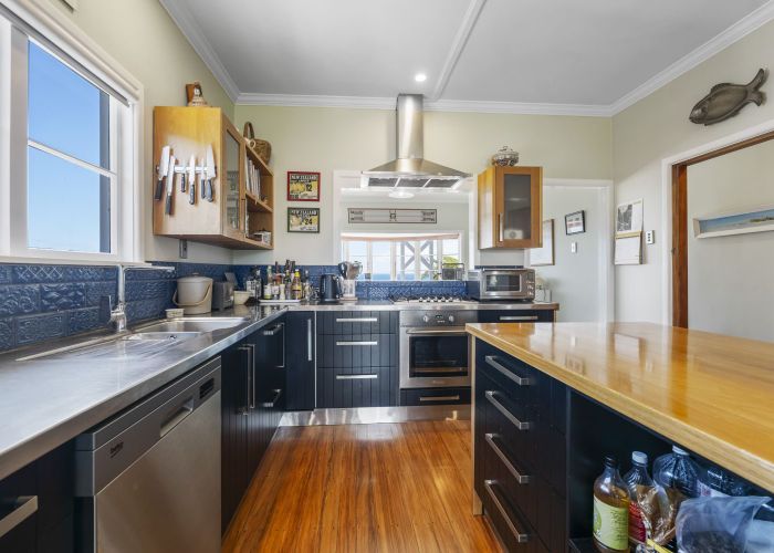  at 421 Devon Street West, Lynmouth, New Plymouth