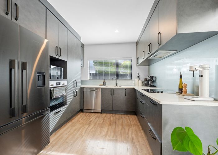  at 15 Korama Lane, New Lynn, Waitakere City, Auckland
