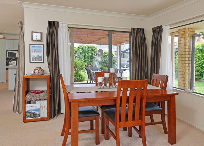  at 4 Checkerberry Court, Henderson, Auckland