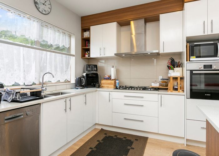  at 15 Rosewell Crescent, Flat Bush, Auckland