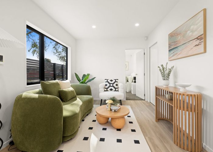  at 84 Botany Road, Botany Downs, Manukau City, Auckland