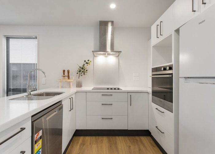  at 8 Wheatsheaf Lane, Heathcote Valley, Christchurch