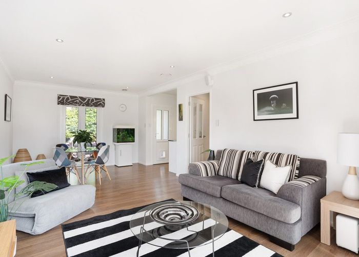  at 2/15 Archdall Street, Meadowbank, Auckland