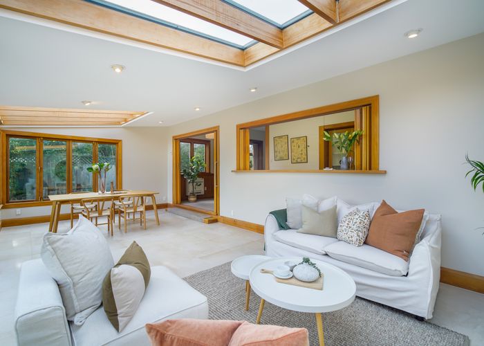  at 4 Cliff Street, Moncks Bay, Christchurch