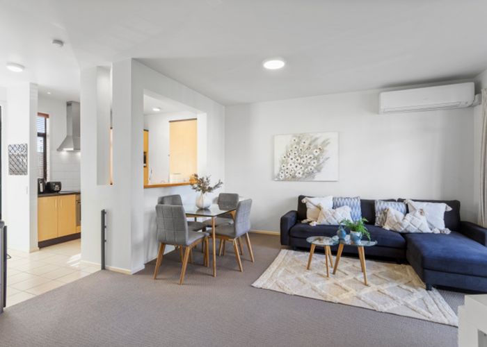  at 95/2 Armoy Drive, East Tamaki, Auckland