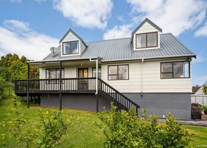  at 2/8 Sunward Rise, Glenfield, North Shore City, Auckland