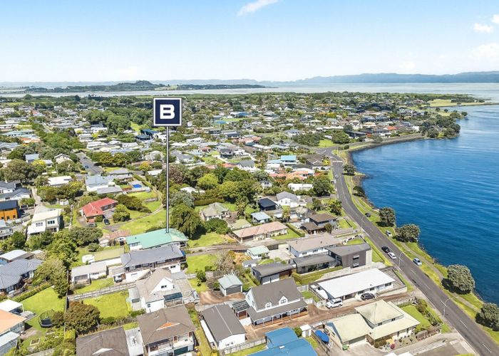  at 2/42 Kiwi Esplanade, Mangere Bridge, Manukau City, Auckland