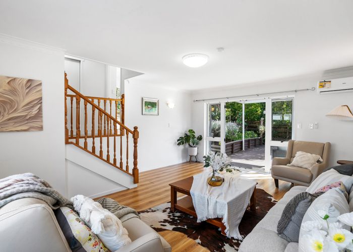  at 2/6 Bellbird Rise, Murrays Bay, North Shore City, Auckland
