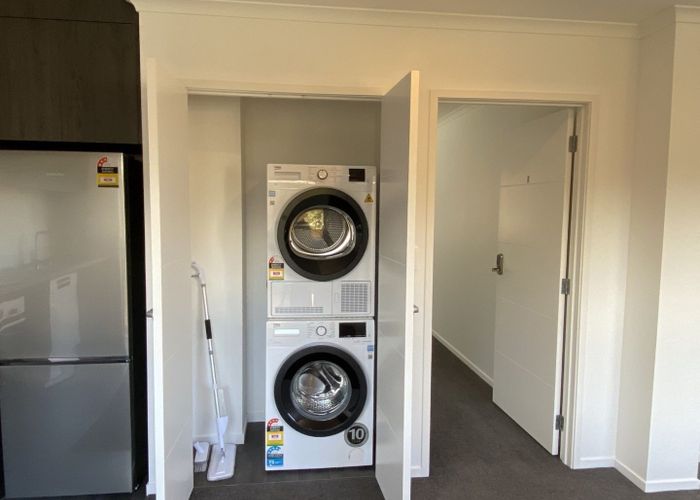  at 1/30 Cameron Road, Hamilton East, Hamilton