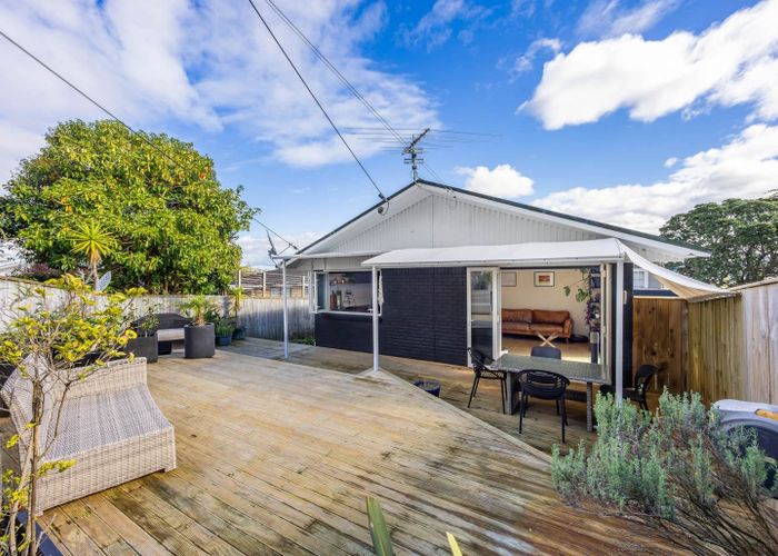  at 1/32 Forrest Hill Road, Forrest Hill, Auckland