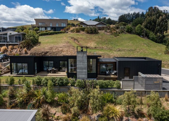  at 92 Mission Cove, Company Bay, Dunedin