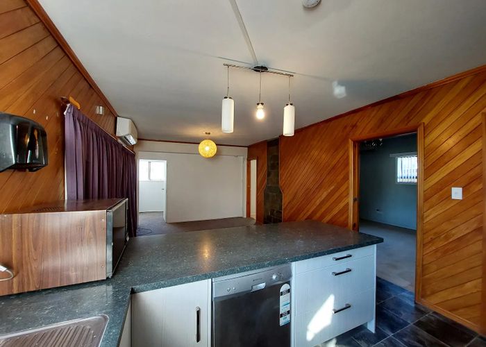  at 8 Freyberg Avenue, Papatoetoe, Manukau City, Auckland