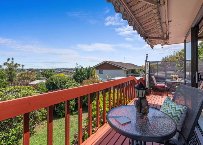 at 2/71 Dalwhinnie Parade, Highland Park, Manukau City, Auckland
