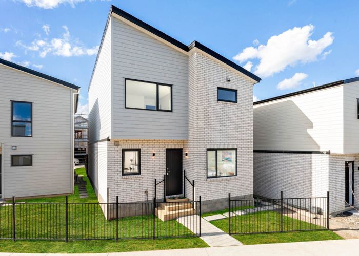  at 7 Whiteywood Street, Westgate, Waitakere City, Auckland