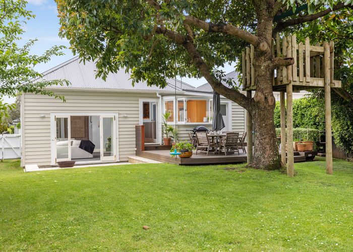  at 17 Parrish Road, Sandringham, Auckland