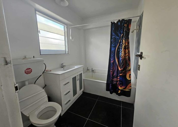  at 1/212 Fergusson Drive, Heretaunga, Upper Hutt, Wellington