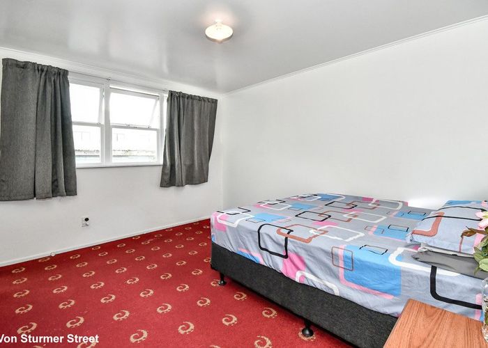  at 9 Von Sturmer Street, Mangere East, Manukau City, Auckland