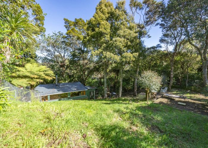  at 86 Warner Park Avenue, Laingholm, Waitakere City, Auckland
