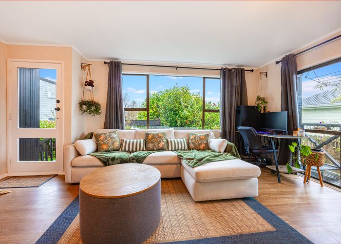  at 2/111 Seymour Road, Sunnyvale, Waitakere City, Auckland