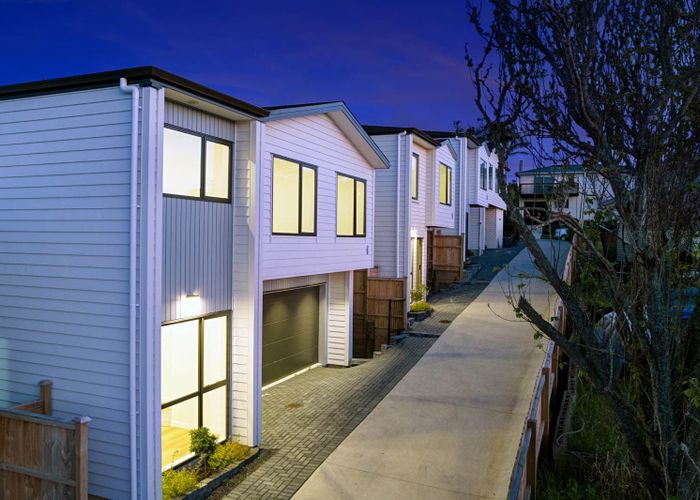  at 21C&D Barron Drive, Green Bay, Waitakere City, Auckland