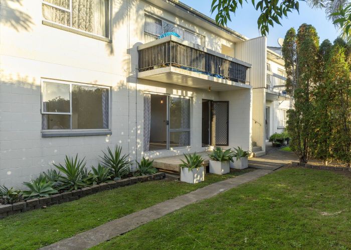  at 5/1 Norrie Avenue, Mount Albert, Auckland