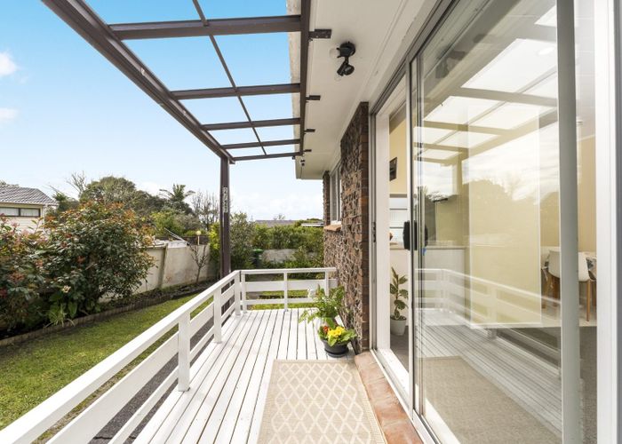  at 2/27 Spence Road, Henderson, Waitakere City, Auckland