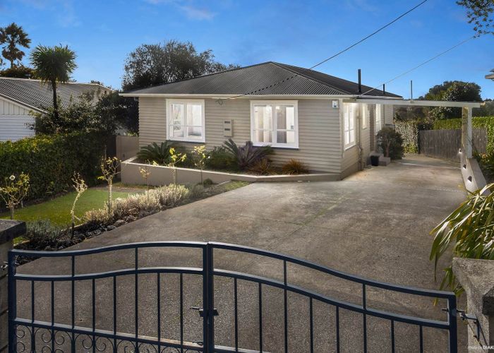  at 7 Highland Avenue, Titirangi, Waitakere City, Auckland