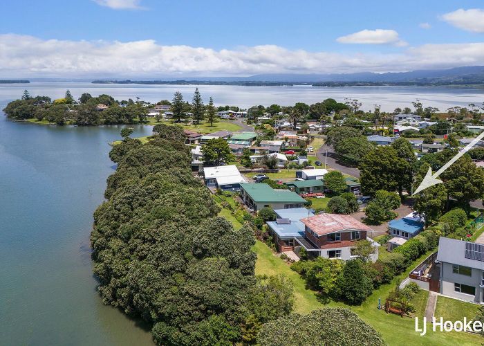  at 10 Roretana Drive, Athenree, Waihi Beach
