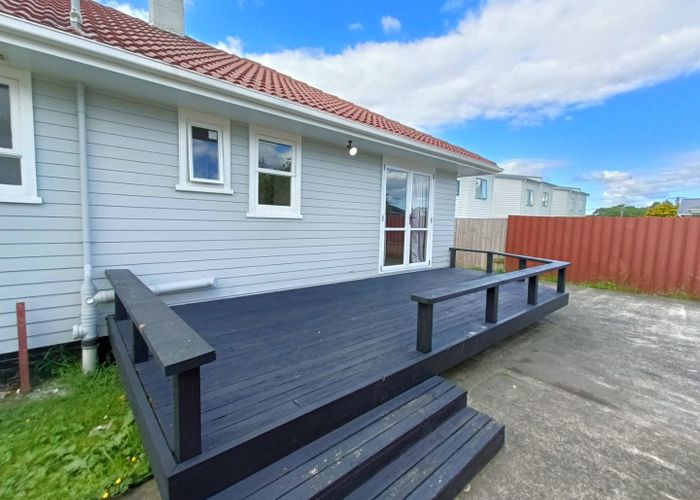  at 4 Clutha Crescent, Clover Park, Auckland