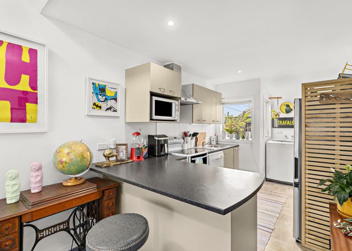  at 2/2 Alice Street, Alicetown, Lower Hutt