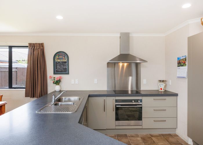  at 76 Geneva Terrace, Kelvin Grove, Palmerston North, Manawatu / Whanganui