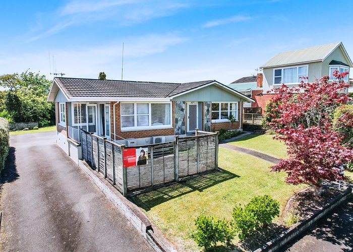 at 53 Lynn Road, Bayview, Auckland