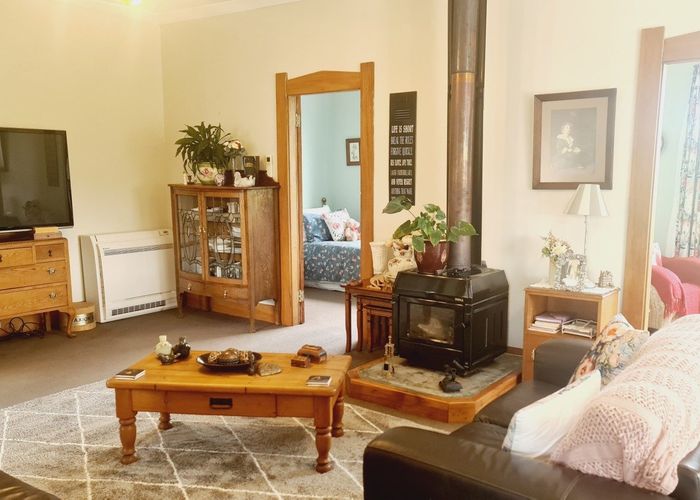  at 5 Drury Street West, Colac Bay/Ōraka, Riverton/Aparima