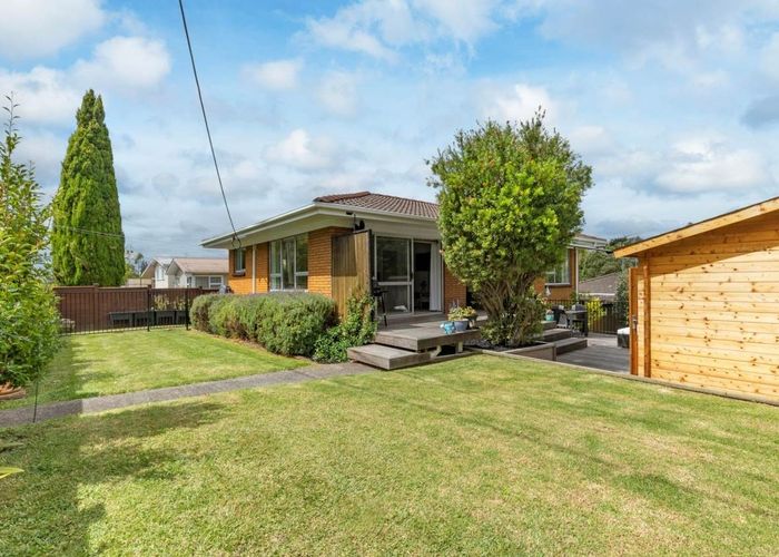  at 1/120 Godley Road, Green Bay, Auckland