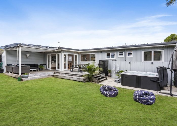  at 12 Ripon Crescent, Meadowbank, Auckland
