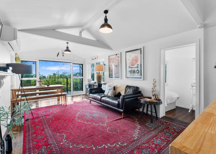  at 8 Fourth Avenue, Onetangi, Waiheke Island, Auckland