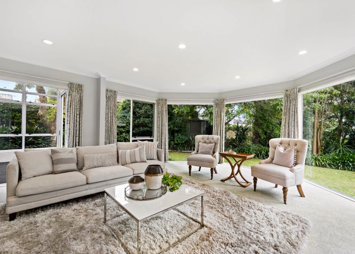  at 4 Mount Carmel Place, Meadowbank, Auckland