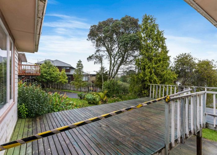  at 17 Seaton Road, Murrays Bay, Auckland