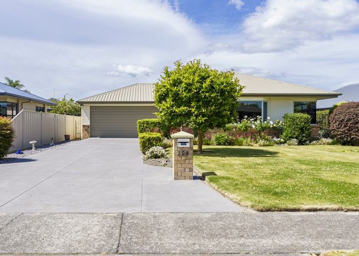  at 204 Frimley Oaks, Frimley, Hastings